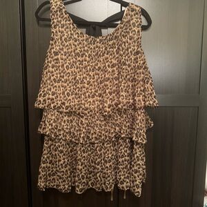 Chic Leopard Print Tiered Blouse​